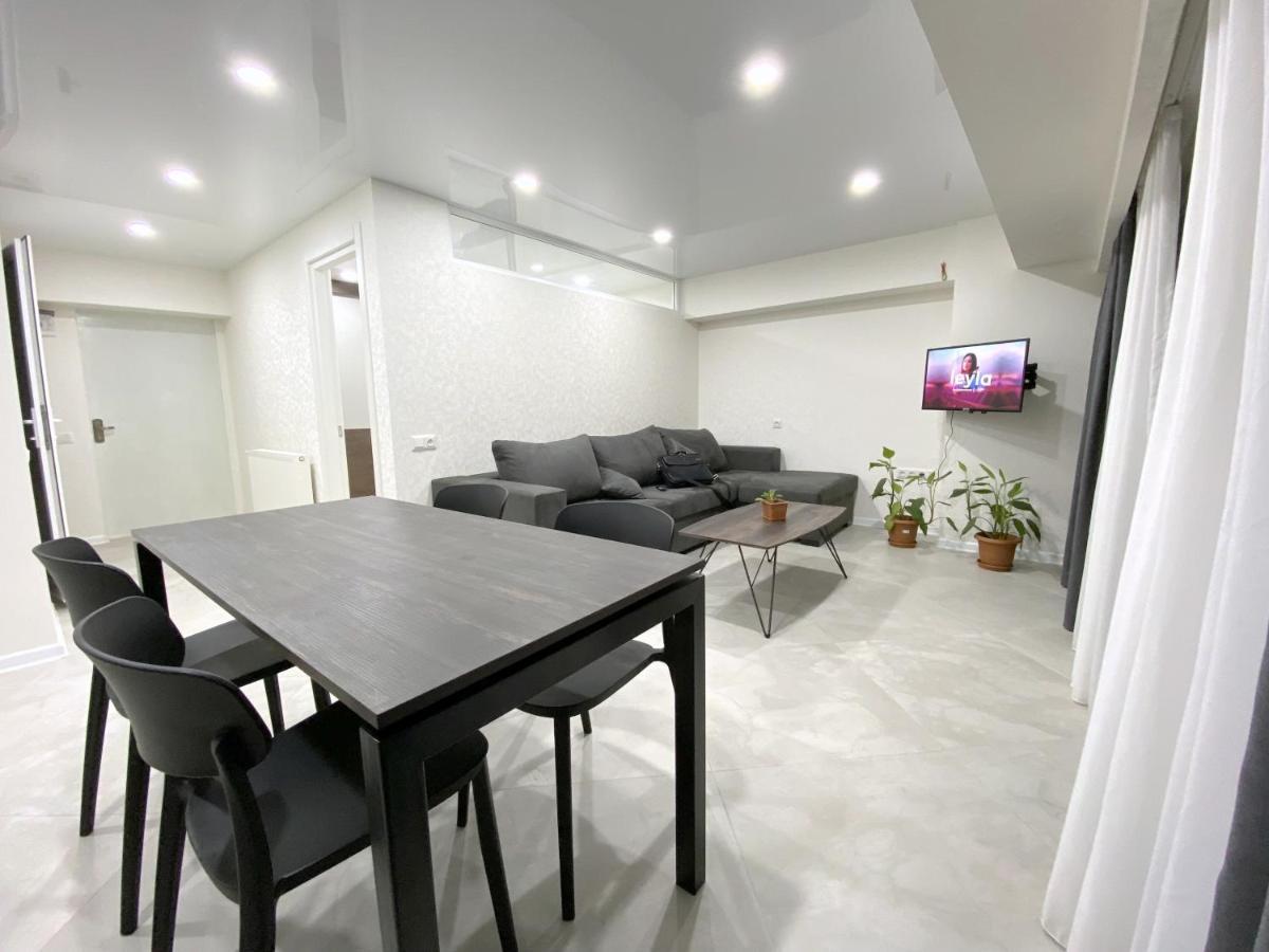 Gss Apartment Tbilisi Buitenkant foto